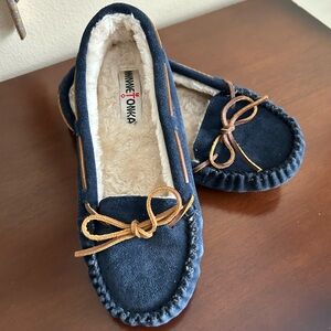Minnetonka Kids Navy Moccasins with Tan Laces